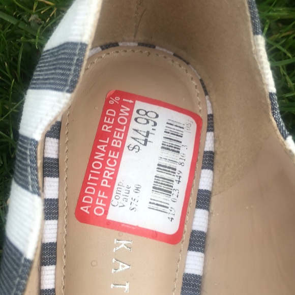 NWOT! Kelly & Katie brand Gray n White Striped Slip-on Flats! Comfortable Sz 9M. - Picture 7 of 7